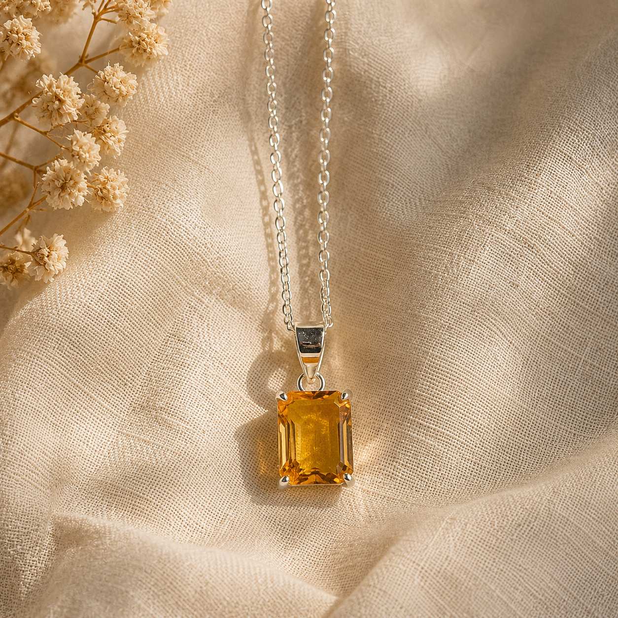 golden_pendant_250kb