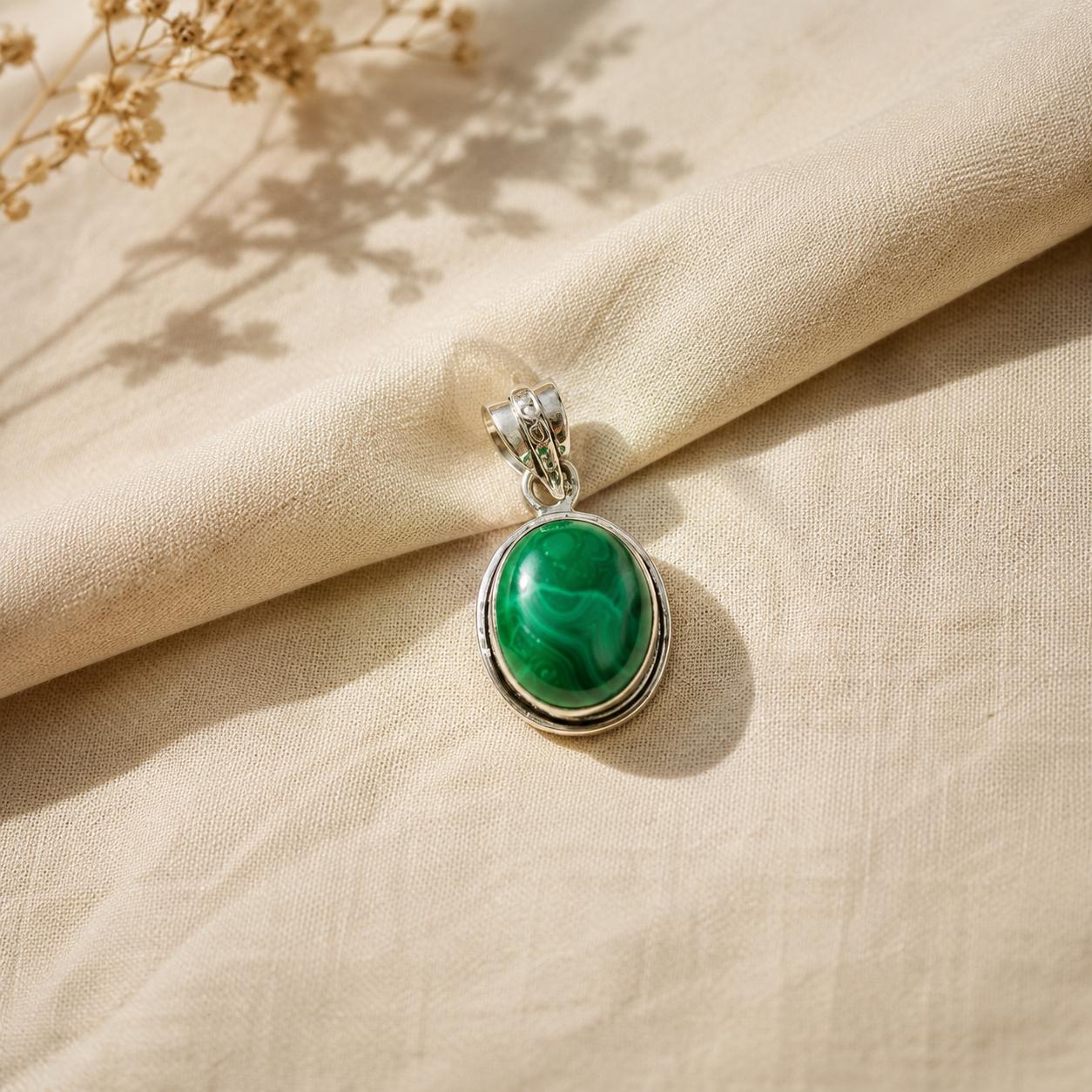 malachite_pendant_250kb Malachite pendant