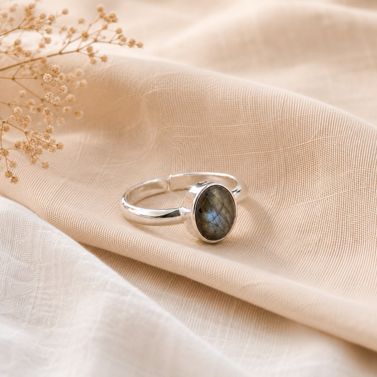 Labradorite_Silver_Ring_250KB_v2